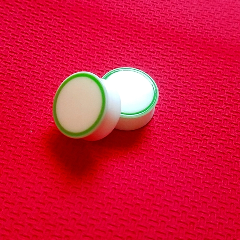 Awesome Acrylic white with green  ring 7/8in or 22mm